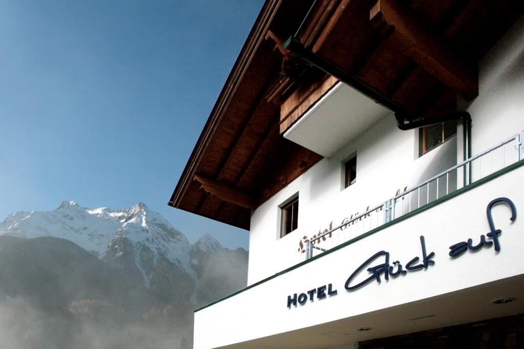 Hotel & Suites Gluck Auf Mayrhofen Dış mekan fotoğraf