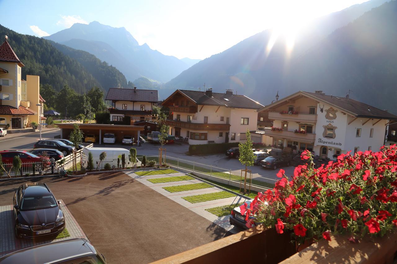 Hotel & Suites Glueck Auf Mayrhofen Dış mekan fotoğraf